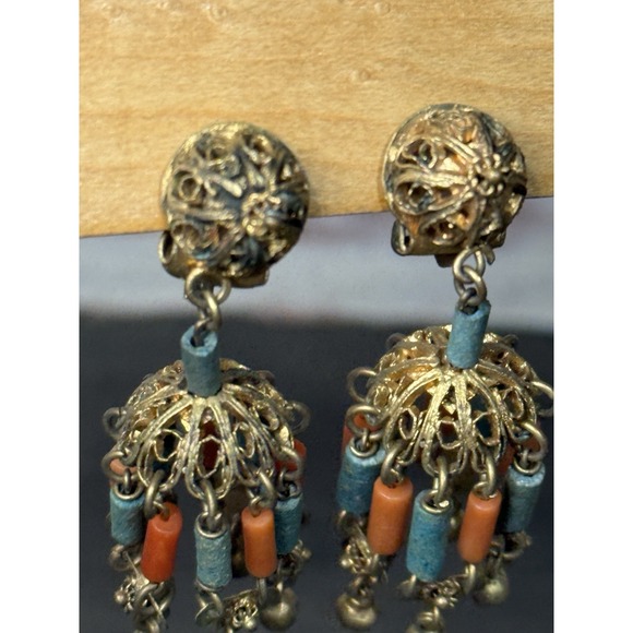 Vintage Egyptian Revival Coral Faience Gold Gilded Filigree Drop Clip Earrings - Picture 2 of 6